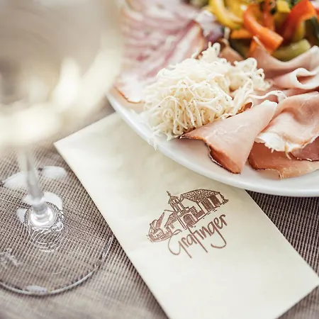 Hotel Weinblick & Weingut Grafinger Senftenberg