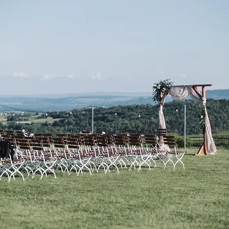 Hotel Weinblick & Weingut Grafinger