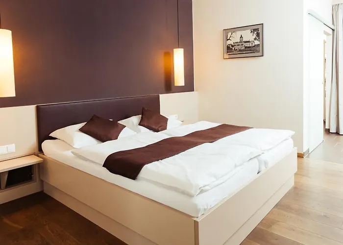 Weinblick & Weingut Grafinger Hotel Senftenberg